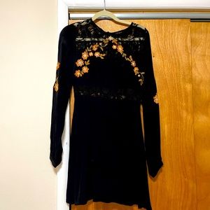 Forever 21 Embroidered Lace Dress